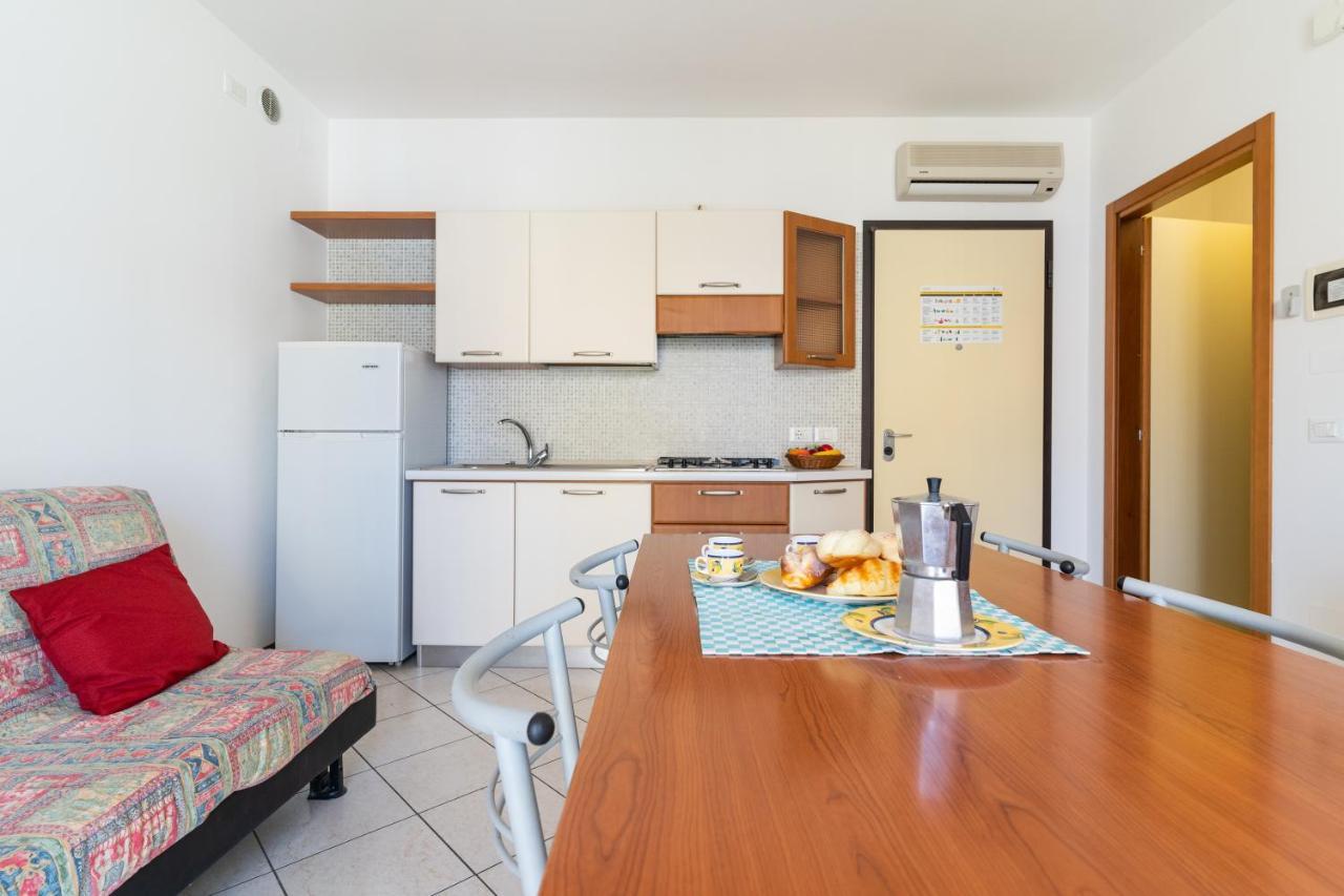 Ca' Mira Apartments Каорле Экстерьер фото